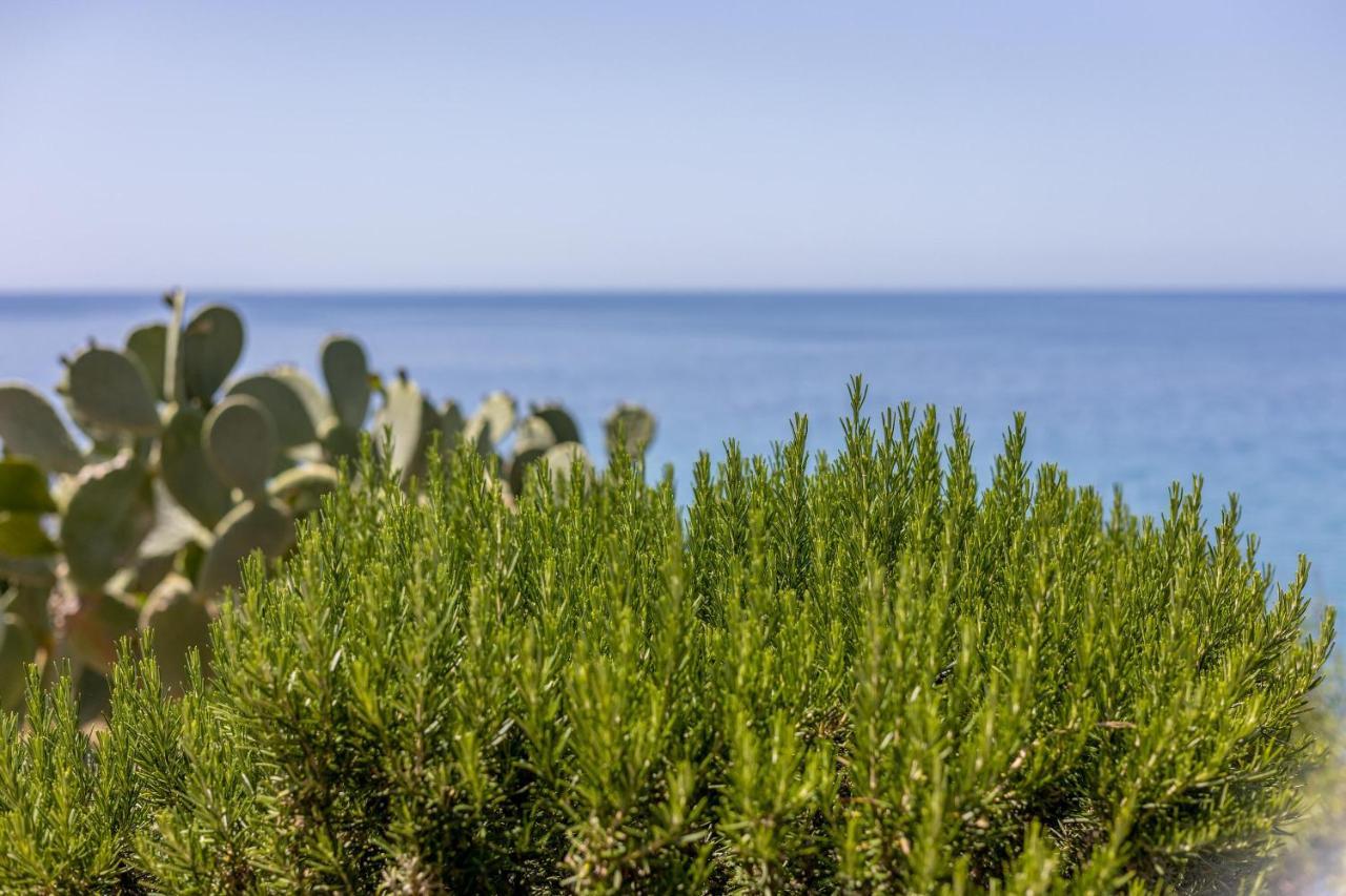 La Terrazza Sul Mare Villa Magomadas ภายนอก รูปภาพ